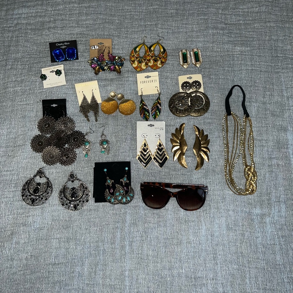 Jewelry - Picture 9 of 14